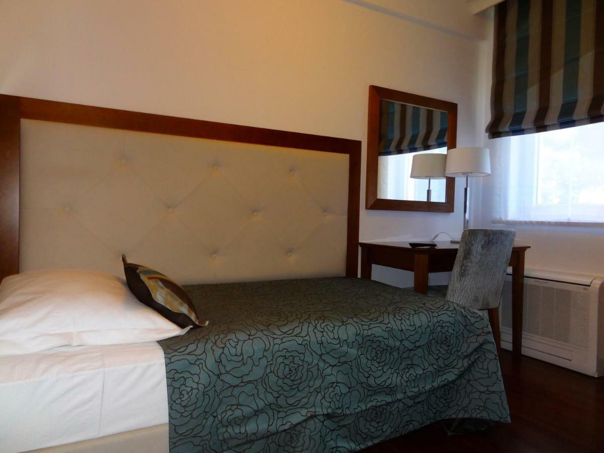 Apartments Ruza Макарска Екстериор снимка